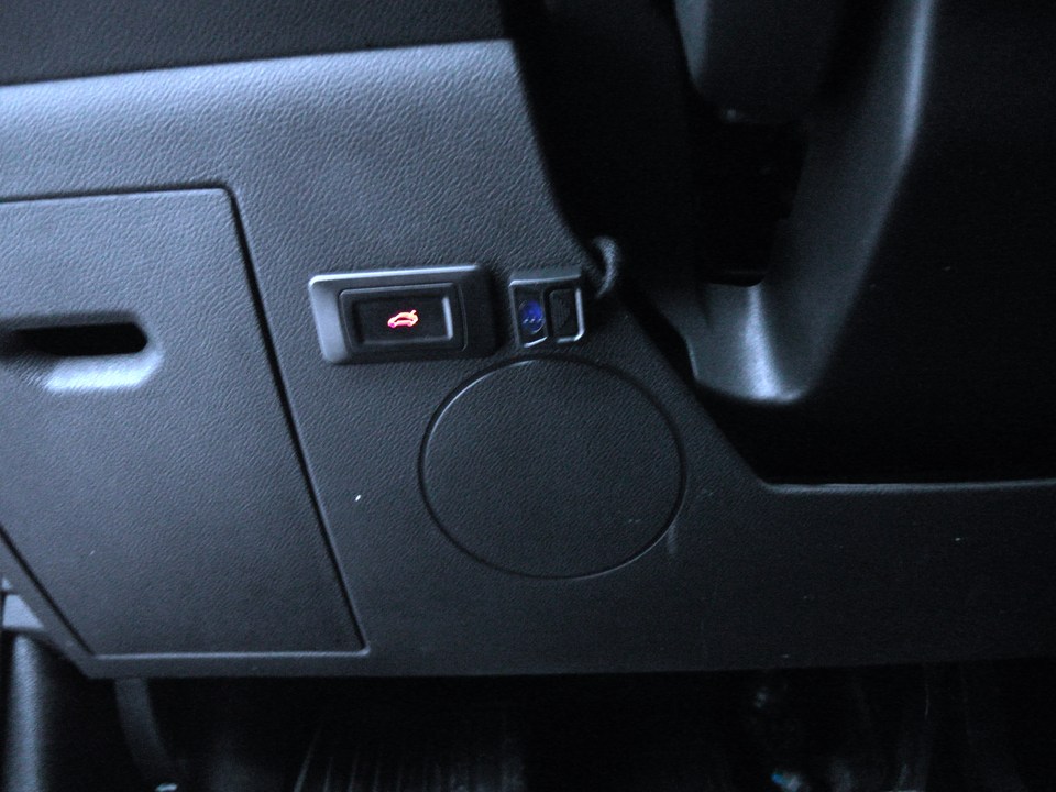 Кнопка управления предпусковым подогревателем Eberspacher Hydronic на передней панели