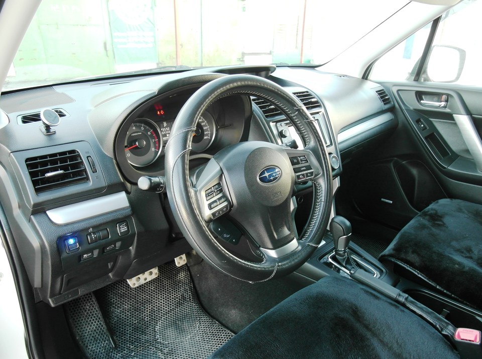 Салон Subaru Forester SJ