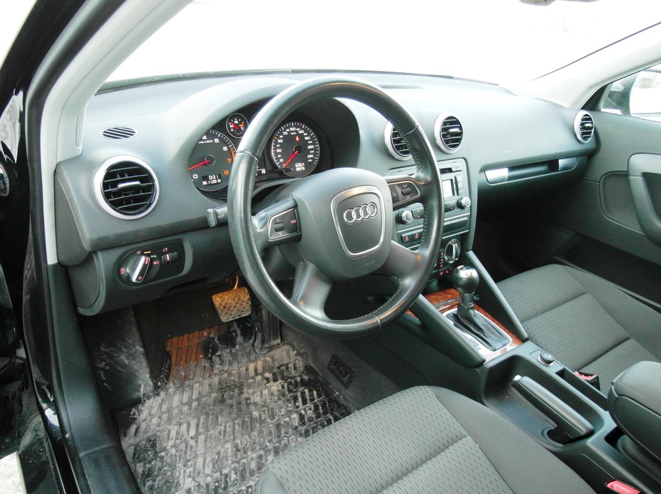 салон Audi A3