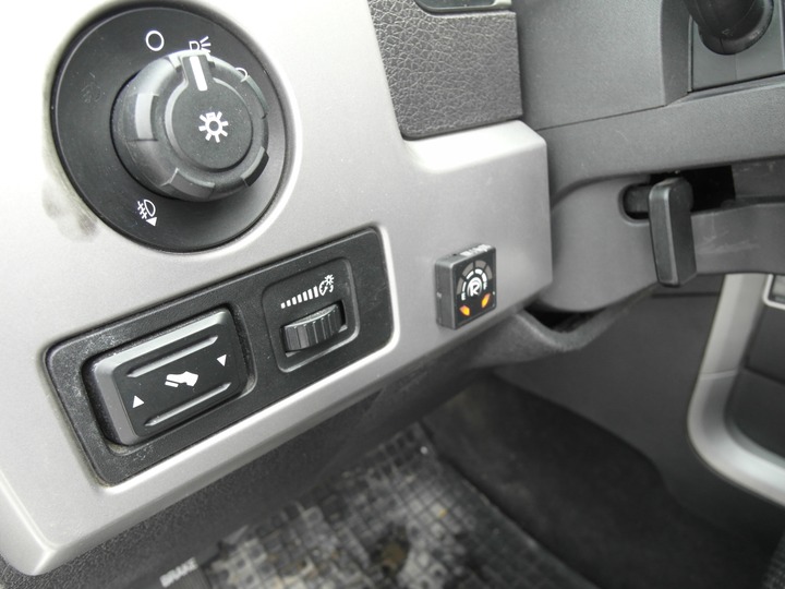 Кнопка переключения режимов работы ГБО Romano с индикацией уровня газа, Ford F-150 Extended Cab