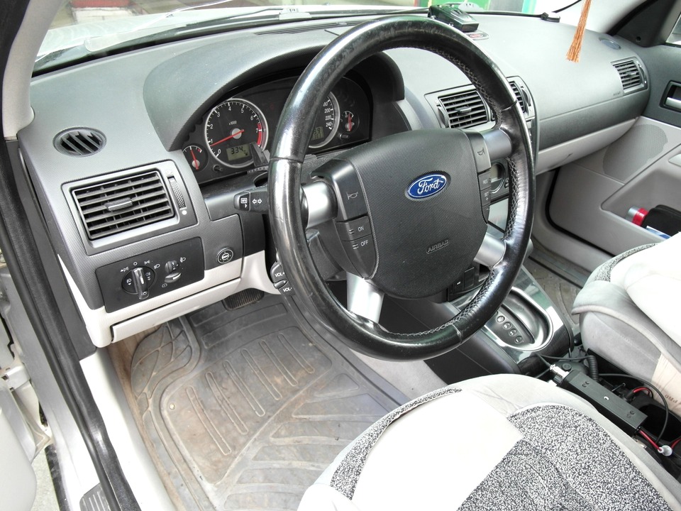 салон, Ford Mondeo Mk III