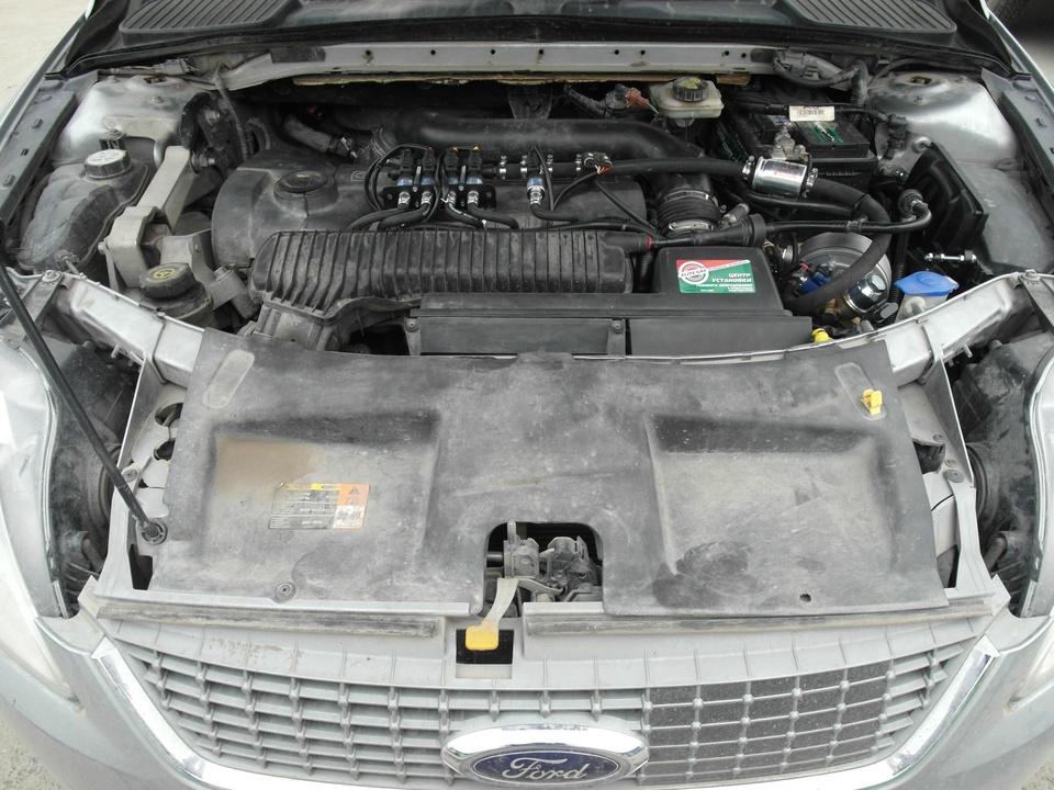 Подкапотная компоновка, двигатель Duratec-ST 5-цилиндровый, 2.5 л, 220 л.с., Ford Mondeo