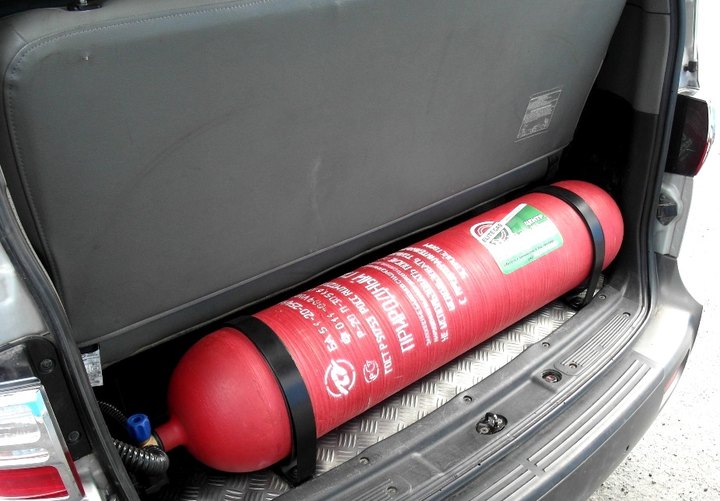 Облегченный метановый баллон 51 литр CNG-2 (тип 2) в багажнике Hyundai Starex