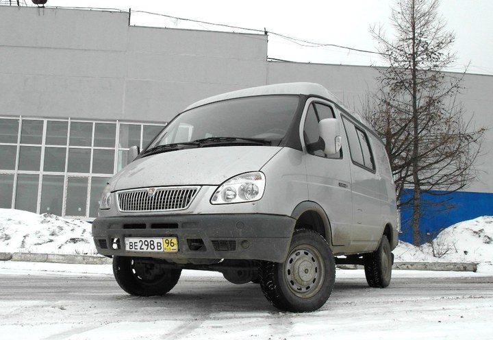 ГАЗ-27527 «Соболь» 4х4, двигатель ЗМЗ-40524.10, 4-цилиндровый, рядный, объем 2,5 л, 124 л.с.