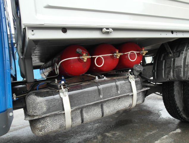 установка газа на ГАЗ-3302, система из трех цельнометаллических баллонов по 50 л