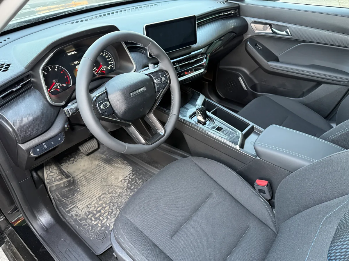HAVAL JOLION с ГБО, салон