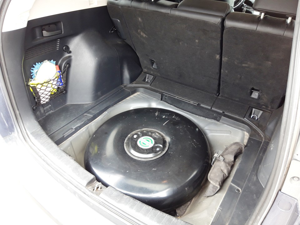 Багажник с тороидальным газовым баллоном 61 литр (пропан) под фальшполом