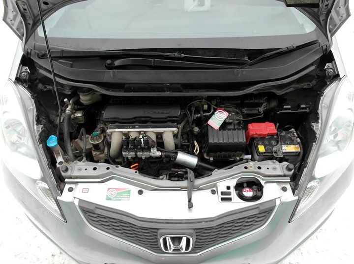 Подкапотная компоновка, двигатель L15A7, Honda Fit
