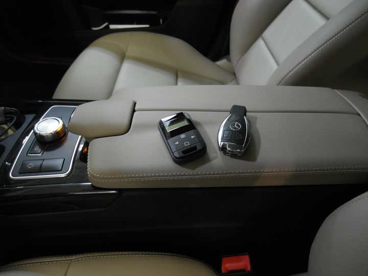 Пульт дистанционного управления подогревателем Eberspacher Remote+ с обратной связью и функцией таймера, Mercedes Benz E200