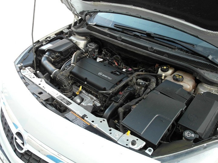 Подкапотная компоновка, двигатель A16XER LDE, Opel Astra J