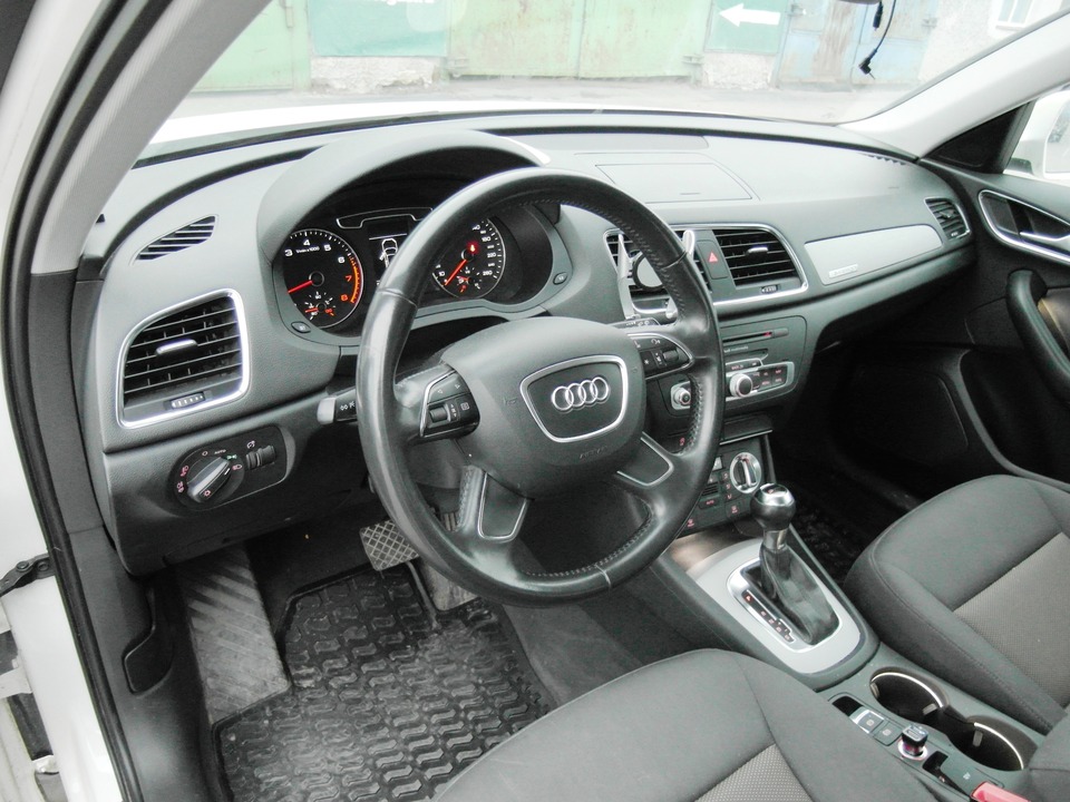салон Audi Q3