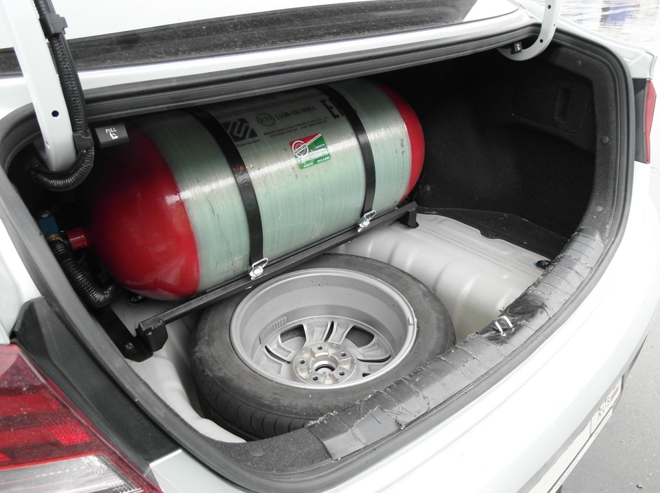 Метановый баллон 100 литров в багажнике, CNG-2