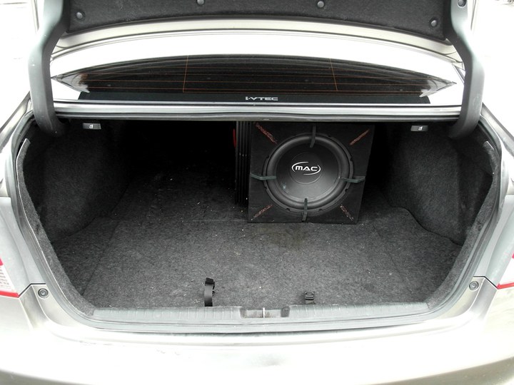 Багажник Honda Civic 4D (FD1) с тороидальным газовым баллоном 54 л в нише для запасного колеса