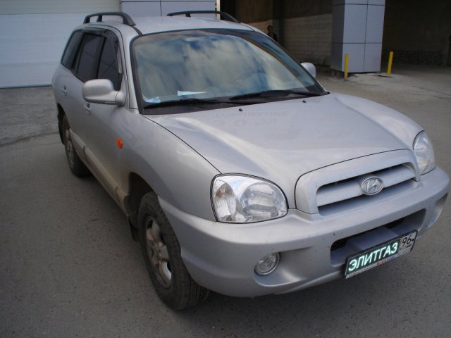 Общий вид спереди Hyundai Santa Fe