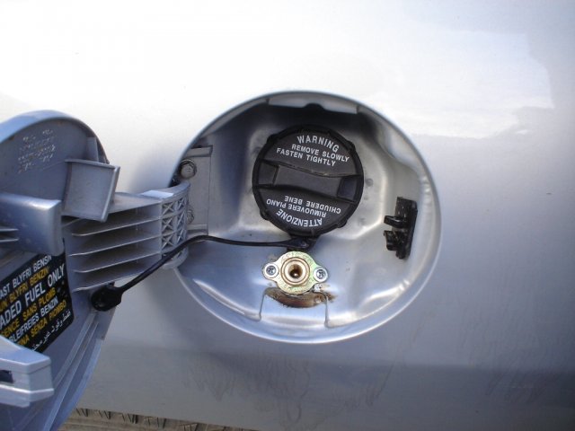 Лючок с установленным ВЗУ на Hyundai Santa Fe