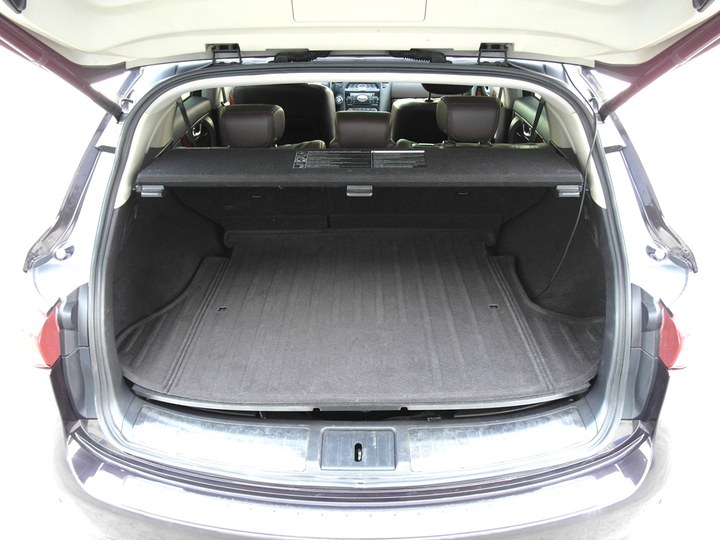 Багажник Infiniti FX37S/QX70 с тороидальным баллоном 83 л под фальшполом в нише для запасного колеса (докатки)