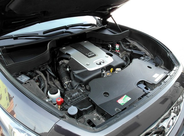 Подкапотная компоновка двигатель VQ37VHR, ГБО BRC Sequent Plug&Drive, Infiniti FX37S/QX70 S51