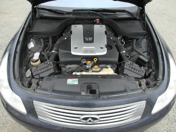 Подкапотная компоновка, двигатель V-образный, 6-цилиндровый, объем 3.5 л, 316 л.с., Infiniti G35
