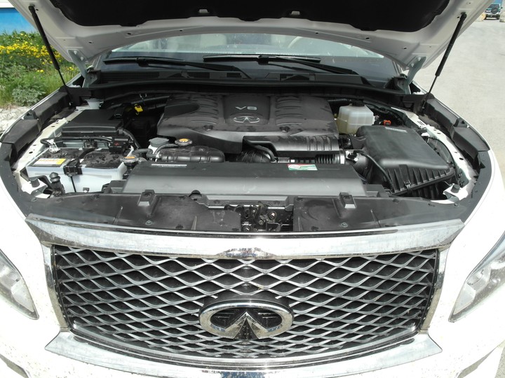 Подкапотная компоновка: двигатель VK56VD, 8-цилиндровый, V-образный, атмосферный с непосредственным впрыском топлива, 5.6 л, 405 л.с., ГБО STAG DPI