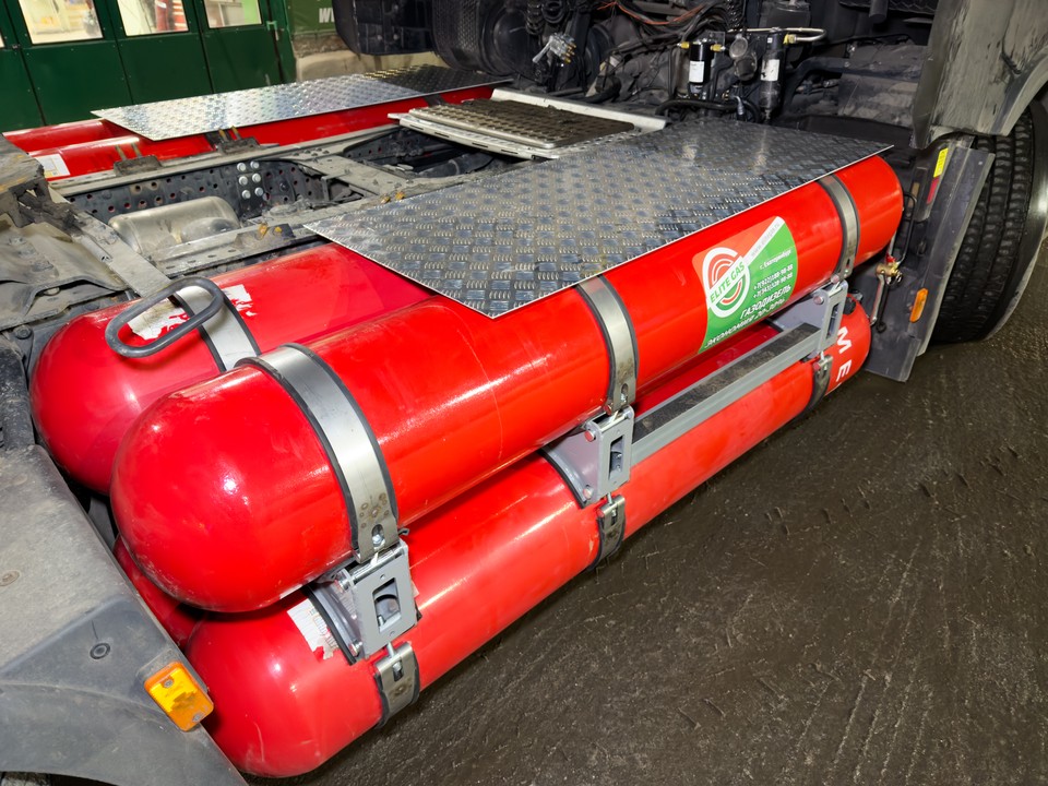 Установка кассеты 8 баллонов по 190 литров