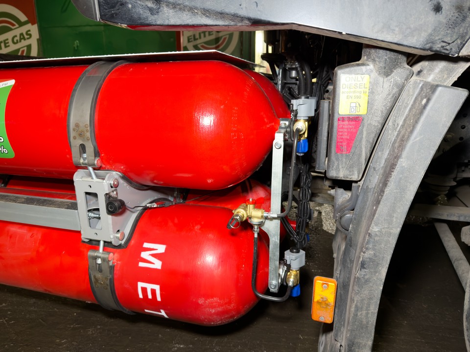 Установка 8 метановых баллонов по 190 литров КПГ