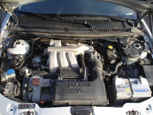 Подкапотная компоновка ГБО Alpha M на Jaguar X-TYPE