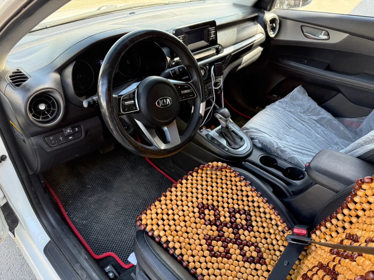 Kia K3 2019 кнопки переключения ГБО в салоне