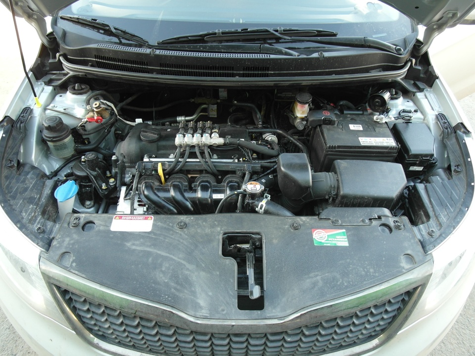 Подкапотная компоновка, двигатель Gamma G4FC, 4-цилиндровый, 1.6 л (123 л.с.), ГБО BRC на Kia Rio