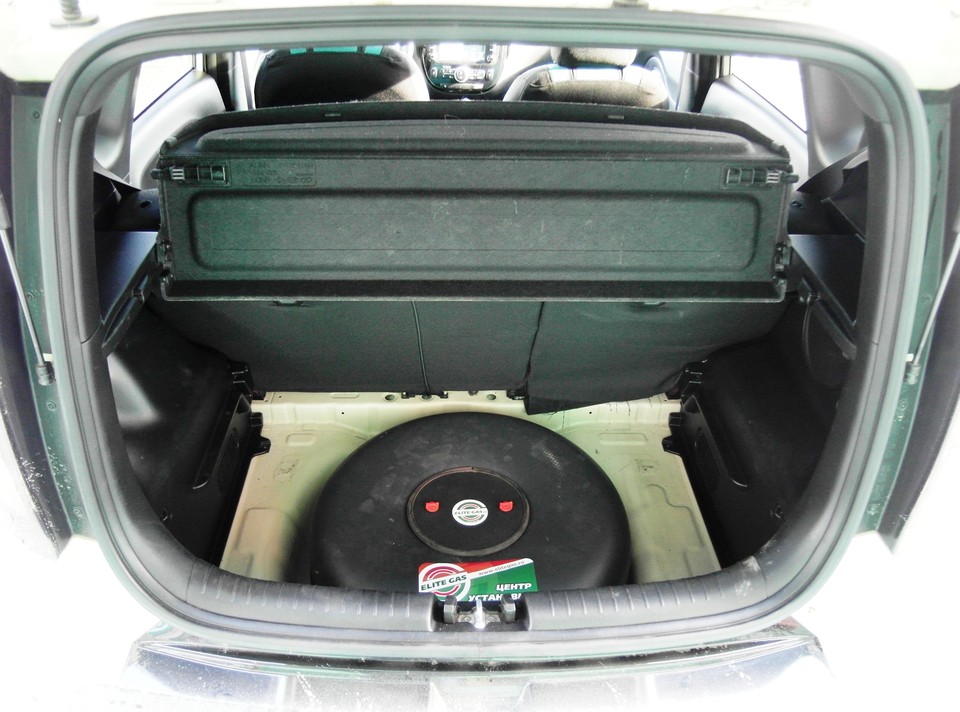 газовый баллон 65 литров (пропан) под фальшполом в багажнике Kia Soul