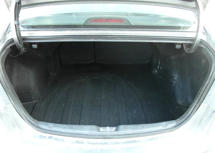 Багажник Kia Cerato с тороидальным баллоном 42 л под полом