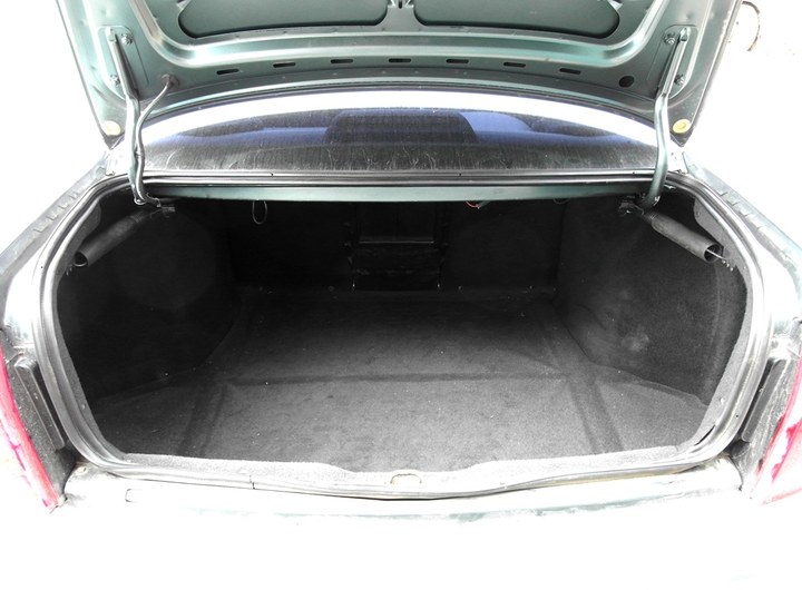 Багажник Лады Приоры с тороидальным баллоном 42 л под фальшполом