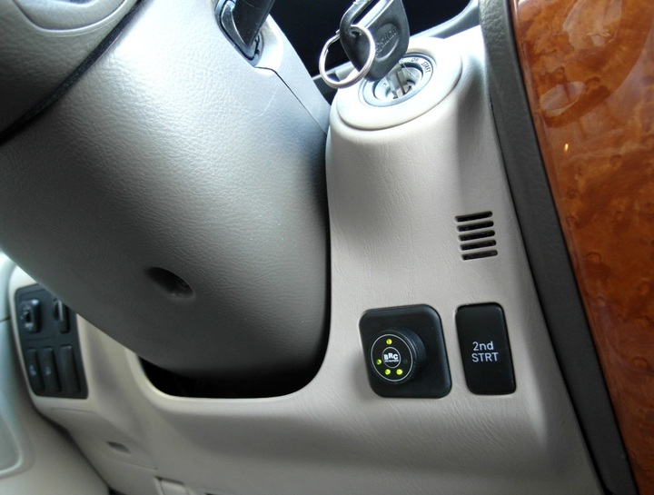 Кнопка переключения и индикации режимов работы ГБО BRC Sequent Plug&Drive с указателем уровня топлива, Lexus GX470 J120