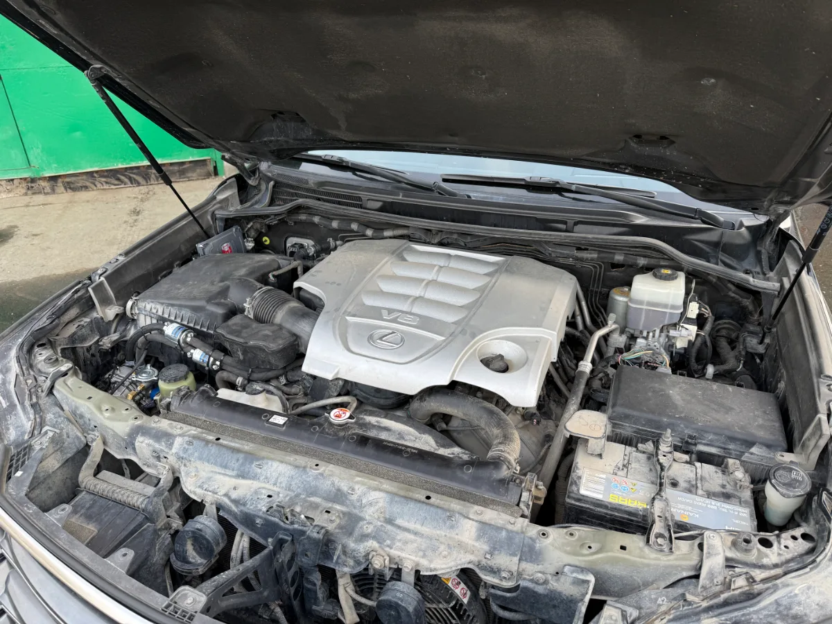 Lexus LX 570 2018 под капотом на пропане 
