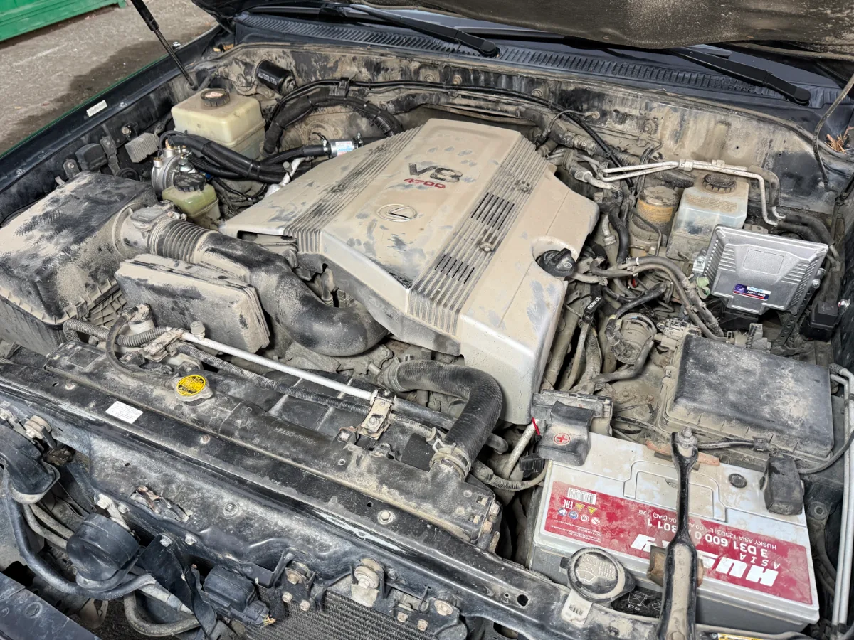 под капотом у Lexus LX470 на газу 