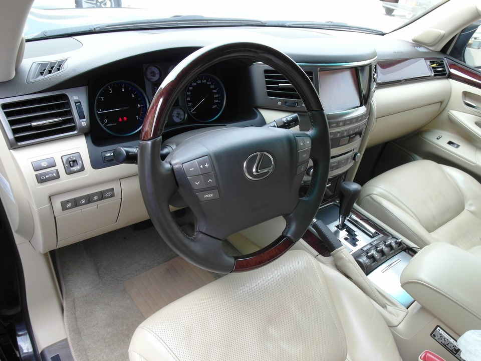салон Lexus LX570