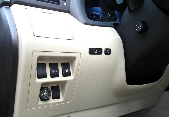 Кнопка переключения и индикации режимов работы ГБО BRC Sequent Plug&Drive с указателем уровня топлива, Lexus RX350 (AL10)