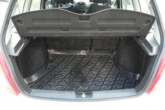 Багажник Lada Kalina с установленным тороидальным газовым баллоном 42 л под полом
