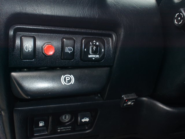 Расположение кнопки переключения  и индикации режимов работы ГБО в салоне Lexus GS300