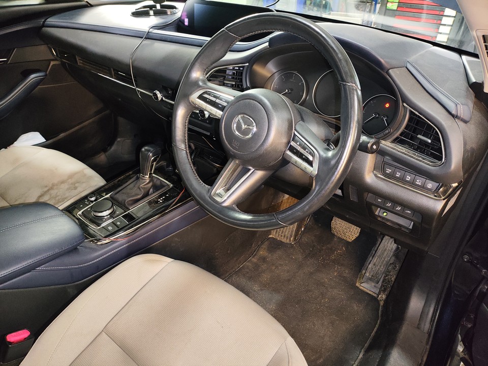 Салон MAZDA CX-30