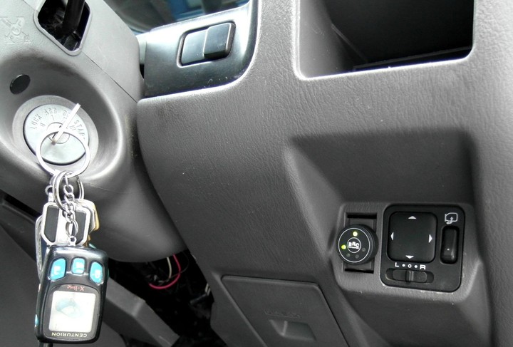 Кнопка переключения и индикации режимов работы ГБО 4-го поколения BRC Sequent с указателем уровня топлива, Mazda Demio (DW)
