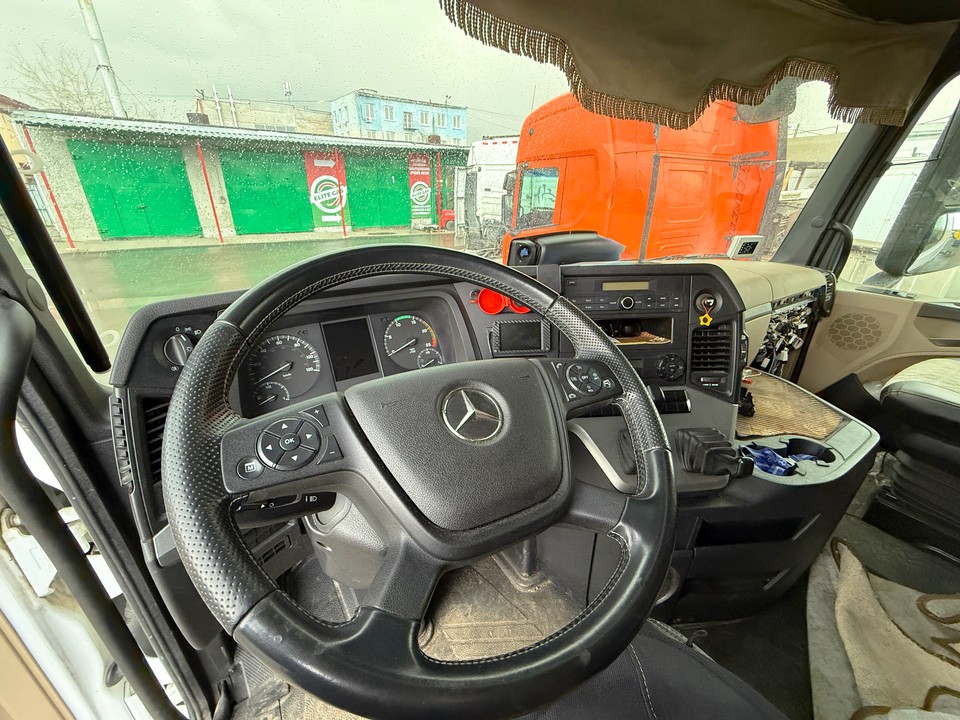 Салон MERCEDES-BENZ ACTROS