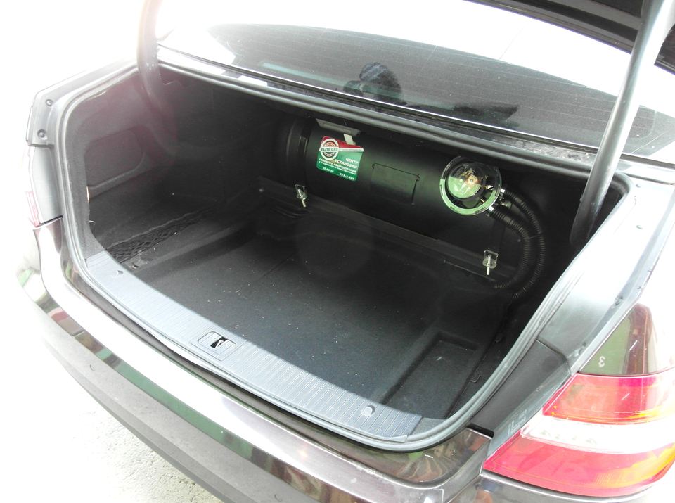 Багажник с газовым баллоном 90 литров (пропан)