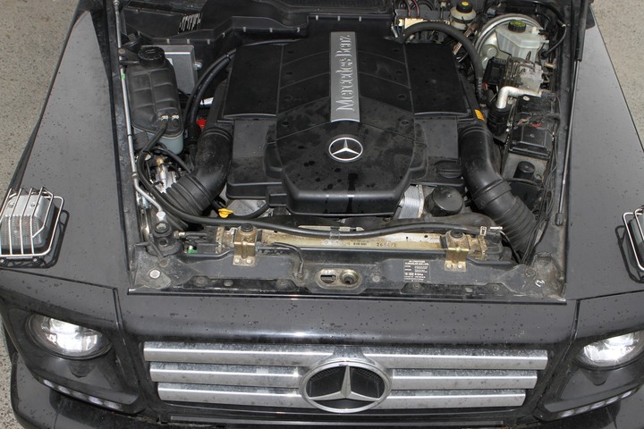 Подкапотная компоновка, двигатель M113 E50, 8-цилиндровый, V-образный, атмосферный, объем 5 л, Mercedes Benz G500