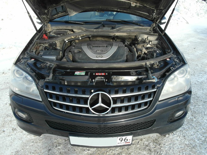 Подкапотная компоновка, двигатель 6-цилиндровый, V-образный, атмосферный, объем 3.5 л, Mercedes Benz ML350 (W164)
