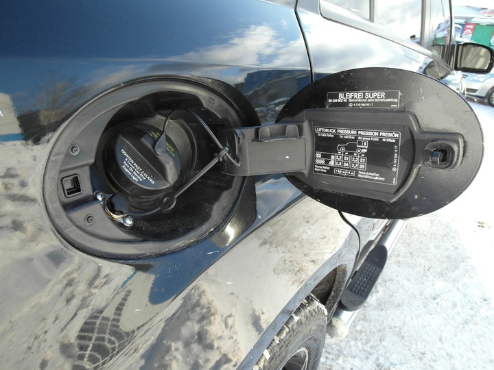 Заправочное устройство под лючком бензозаправочной горловины, Mercedes Benz ML350 (W164)