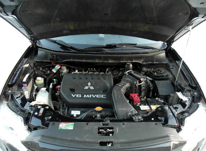 подкапотная компоновка, двигатель 6B31 MIVEC, Mitsubishi Outlander XL