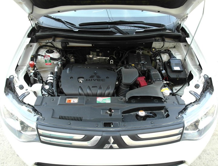 Подкапотная компоновка, двигатель 4J12 MIVEC, Mitsubishi Outlander