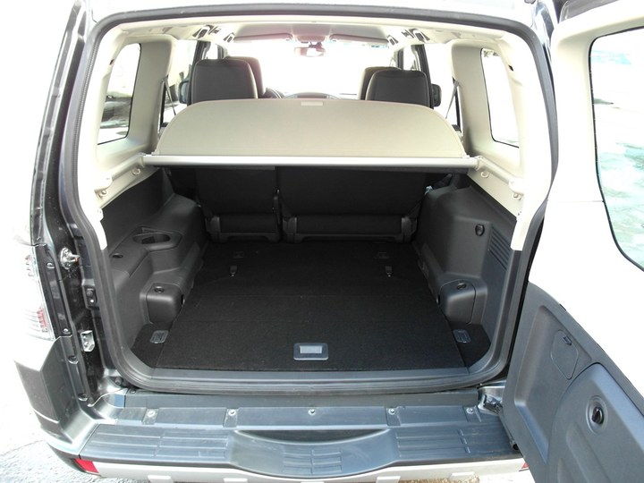 Багажник Mitsubishi Pajero IV с системой из двух цилиндрических баллонов