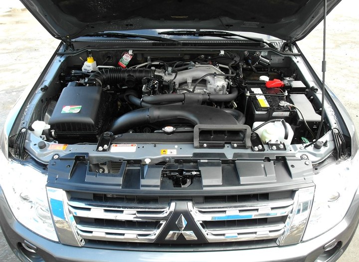Подкапотная компоновка, двигатель 6G72, Mitsubishi Pajero IV (V80/V90)