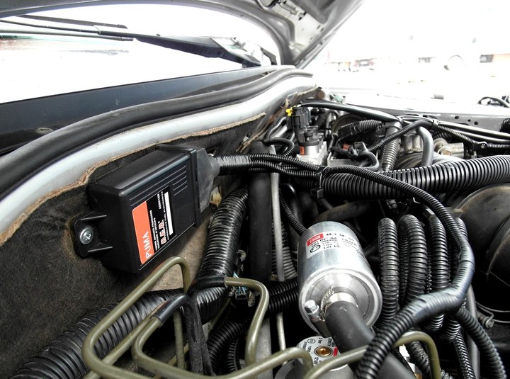 Подкапотная компоновка ГБО BRC Sequent Plug&Drive CNG, Mitsubishi Montero Sport